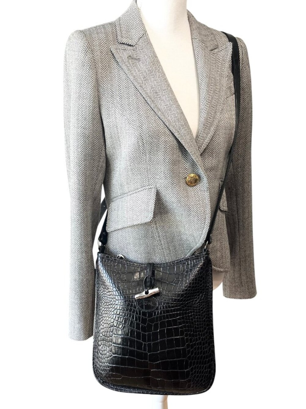 Like New | Sleek Longchamp Roseau Embossed Leather Crossbody | Made In France - Picture 6 of 13